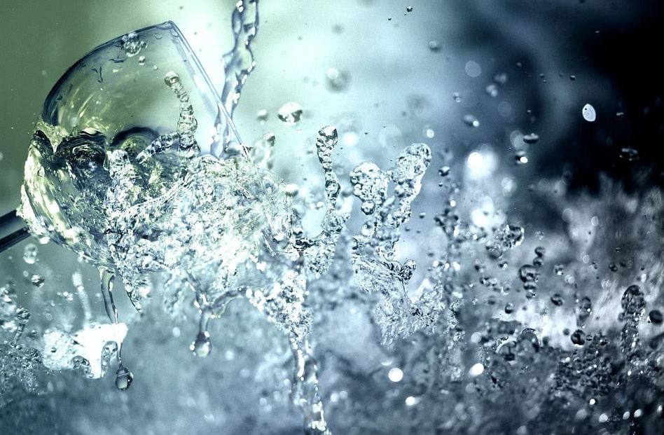 agua salpicando agua salpicando